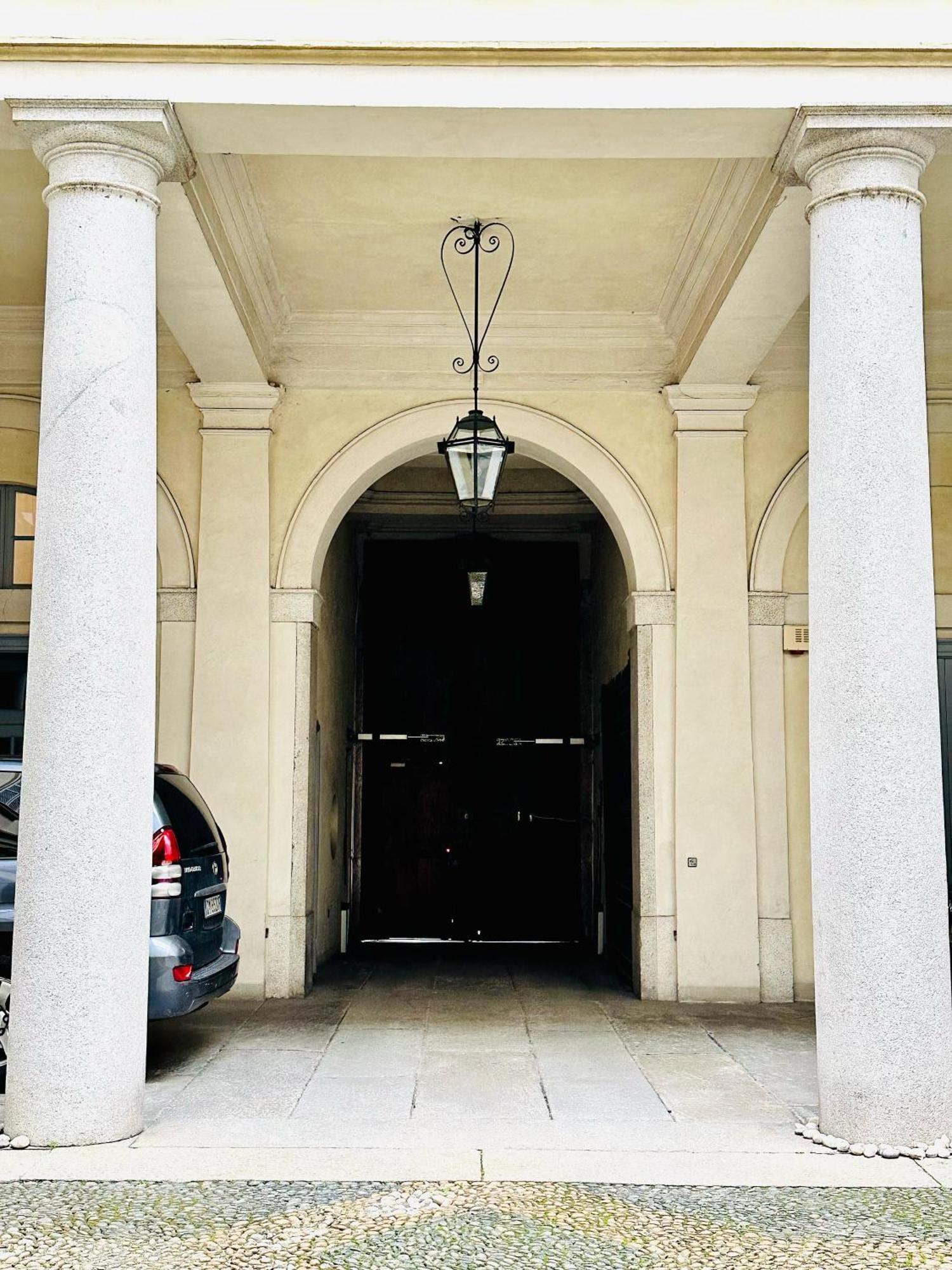 Nerino House, Elegante E Tranquillo Appartamento A 5 Minuti Dal Duomo Μιλάνο Εξωτερικό φωτογραφία