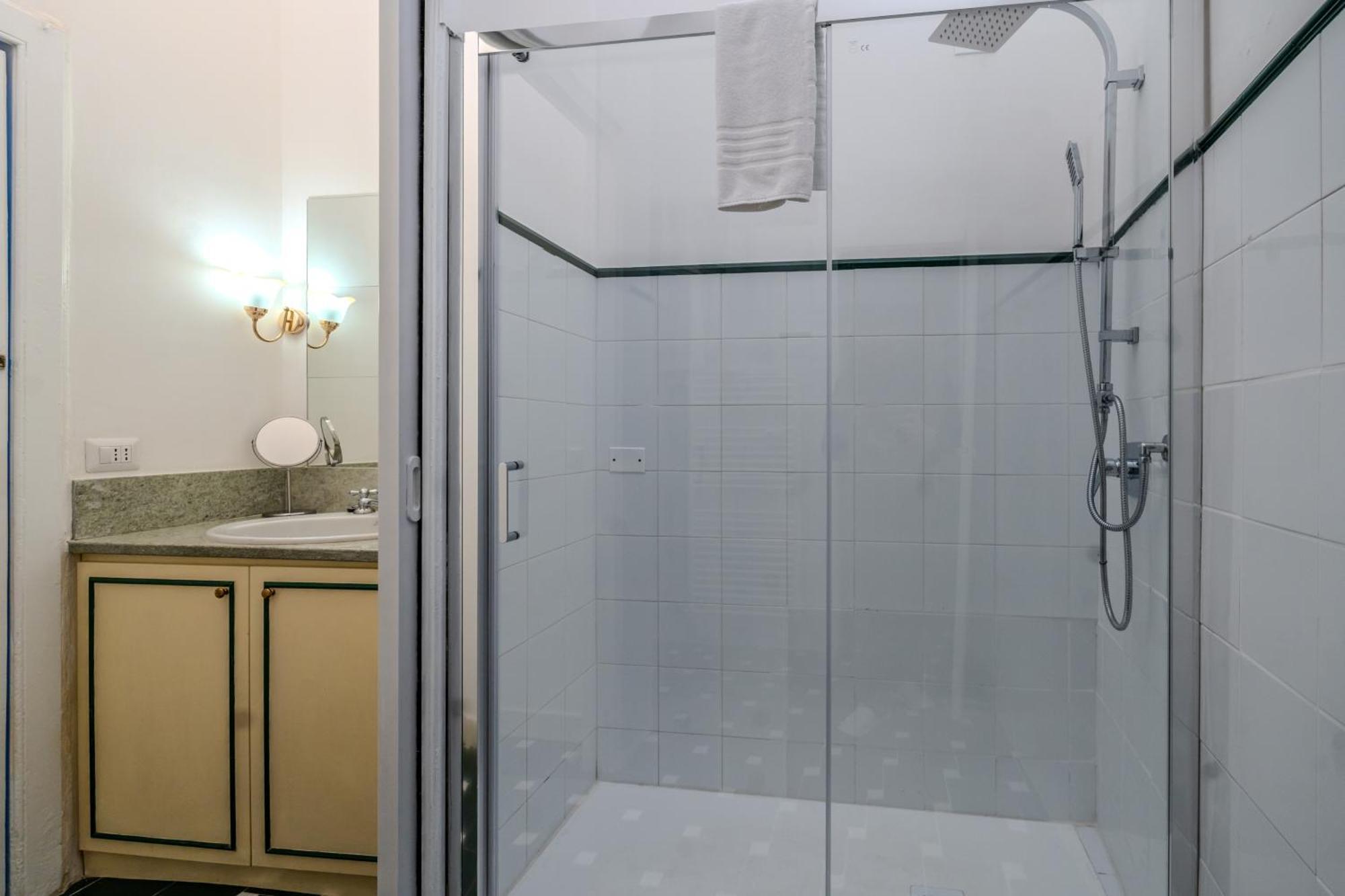 Nerino House, Elegante E Tranquillo Appartamento A 5 Minuti Dal Duomo Μιλάνο Εξωτερικό φωτογραφία