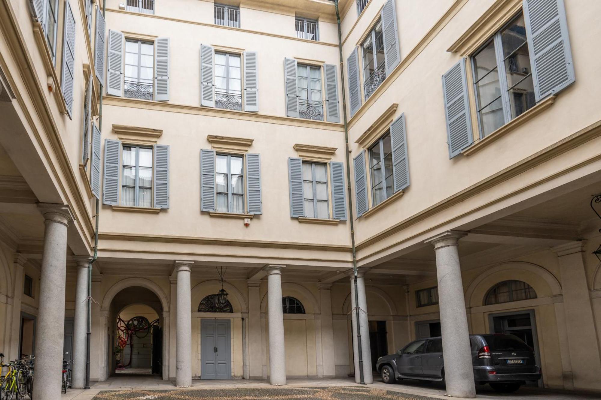 Nerino House, Elegante E Tranquillo Appartamento A 5 Minuti Dal Duomo Μιλάνο Εξωτερικό φωτογραφία